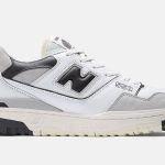 La New Balance 550 sfoggia una colorazione "Sale e Pepe".