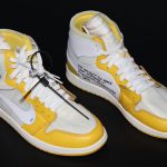 **DETTAGLIO APPROFONDITO: Off-White x Air Jordan 1 "Canary Yellow"** (This is the most literal and common translation) **ANALISI DETTAGLIATA: Off-White x Air Jordan 1 "Canary Yellow"** (This emphasizes a more analytical or reviewing tone) **SGUARDO RAVVICINATO: Off-White x Air Jordan 1 "Canary Yellow"** (This emphasizes a close-up visual inspection) **ESAME MINUZIOSO: Off-White x Air Jordan 1 "Canary Yellow"** (This emphasizes thoroughness and attention to detail)