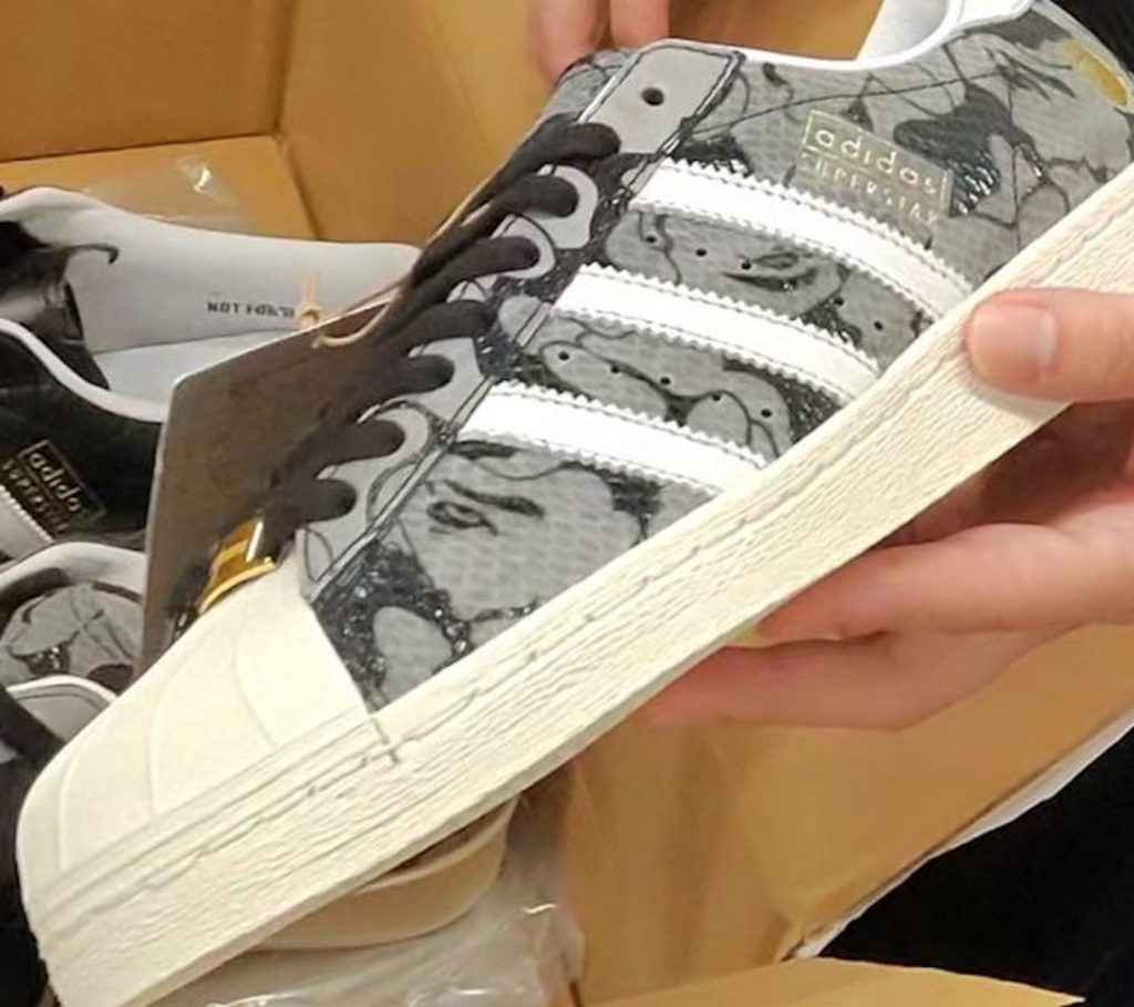 Il pack atmos x BAPE x adidas Superstar "25th Anniversary" sarà rilasciato ad aprile 2025.