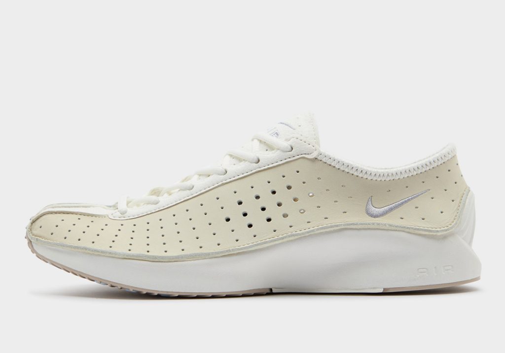 Le Nike Air Superfly cercano il loro momento retro in "Coconut Milk".