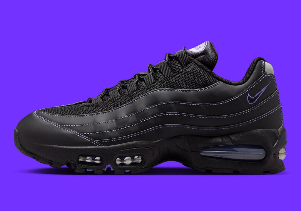 Le Nike Air Max 95 con l'iconica "Big Bubble" si tingono di un'elegante colorazione "Black/Persian Violet".