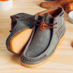 Bodega x Clarks Patchwork Wallabee 3.0 "Northeast Corridor" uscirà a marzo 2025.