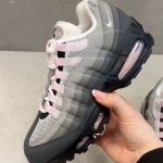 Le Nike Air Max 95 “Pink Foam” tornano ad Aprile 2025.