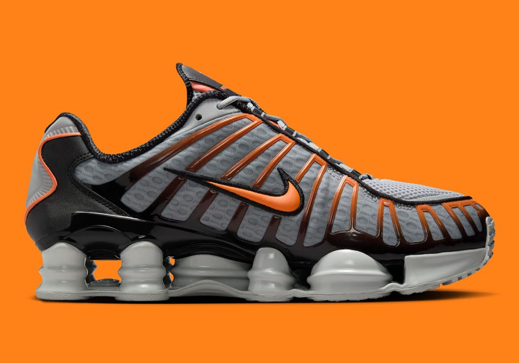 Le Nike Shox TL Sprigionano Accenti "Bright Mandarin"