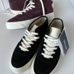 JJJJound sta per rilasciare due paia di Vans Half Cab in due tonalità diverse.